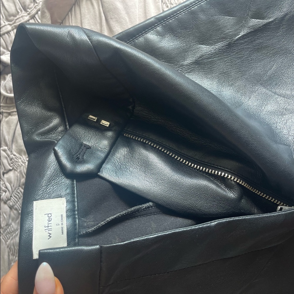 Aritzia Wilfred Size 0 Vegan Leather Pants